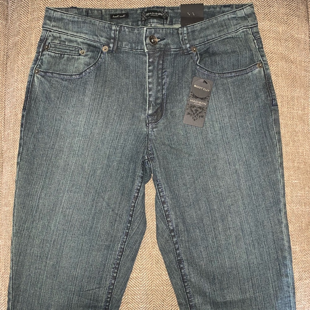 NWT Madison Bootcut Jeans Size 8.